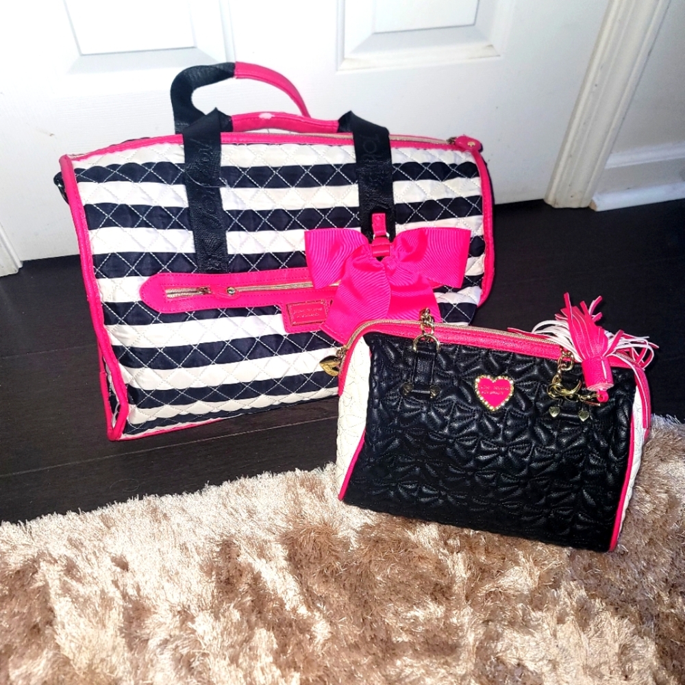 Well kept overnight bag and purse